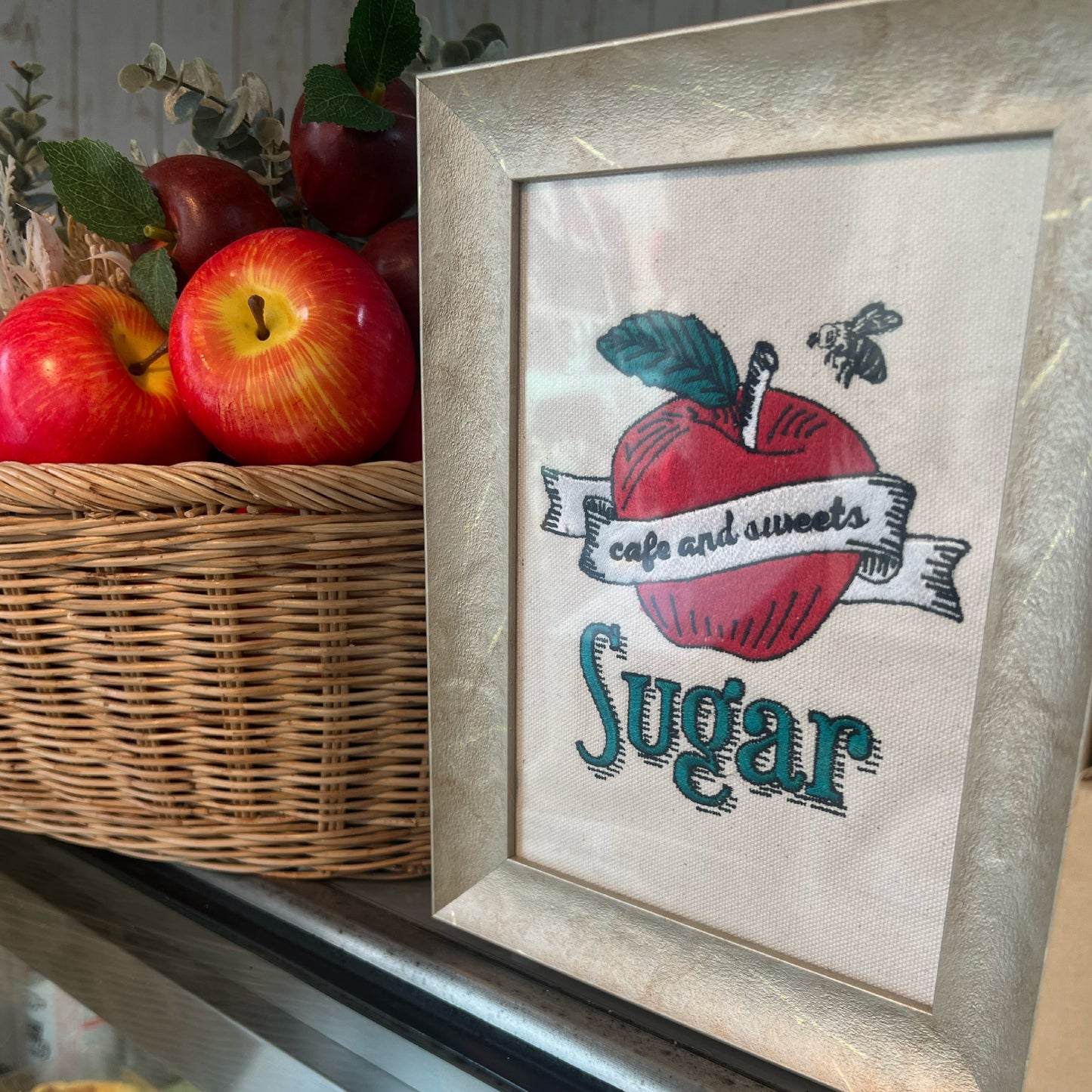 【制作事例】店舗ロゴ刺繍額装